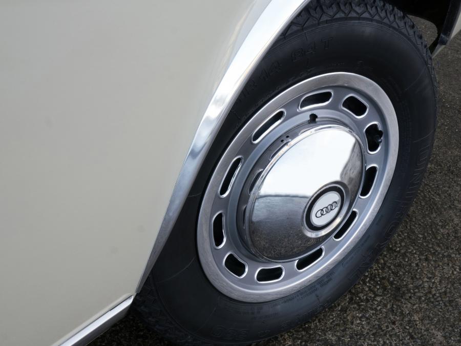 Колеса Audi 100 2-Door GL (C1) 1971 года  (UK) (фото 7 из 8)